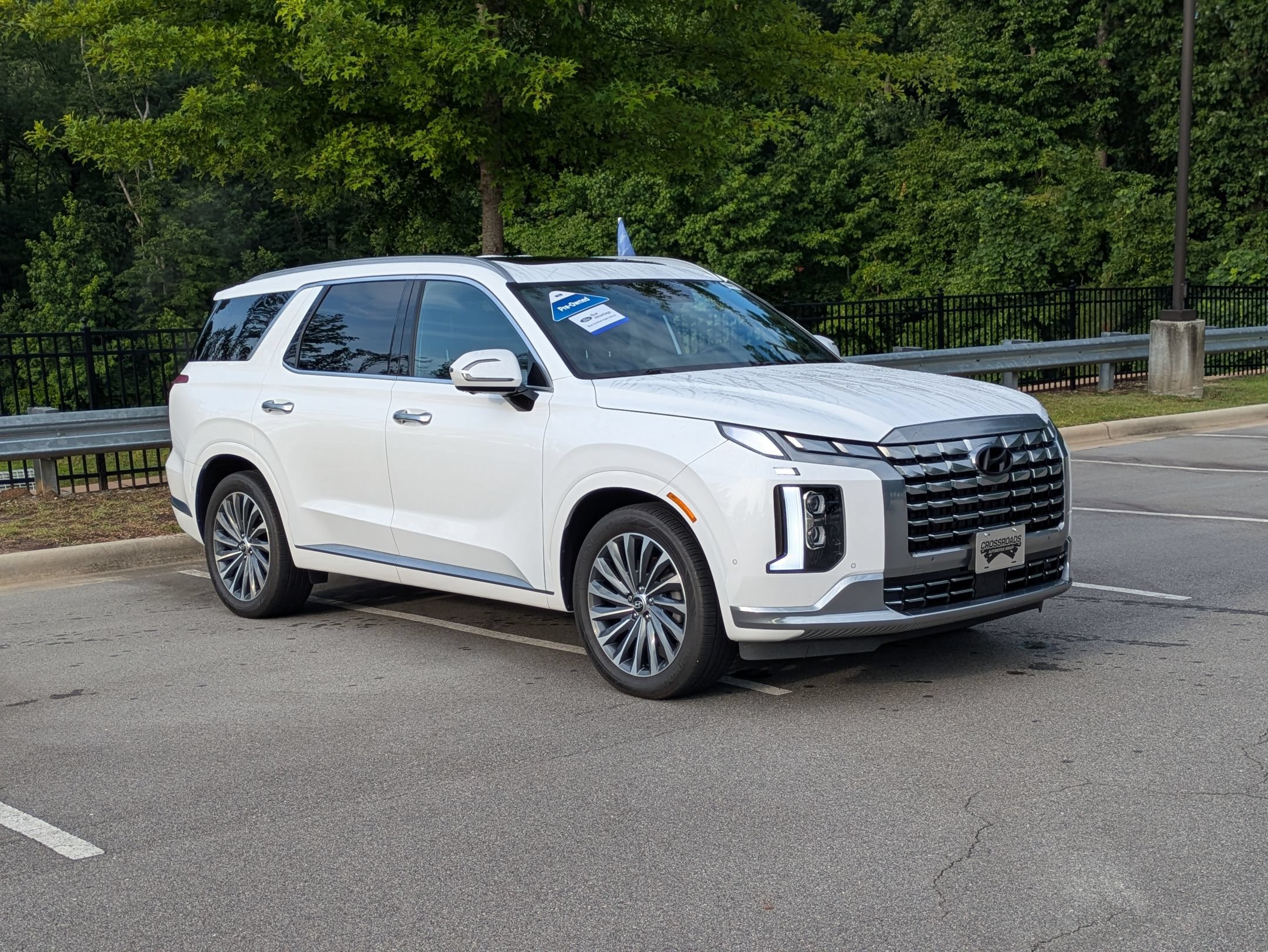 Used 2024 Hyundai Palisade Calligraphy AWD/4WD image 2