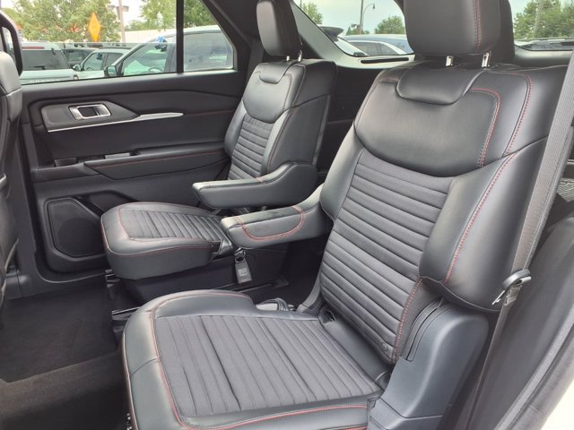 Certified 2025 Ford Explorer ST-Line AWD/4WD image 7
