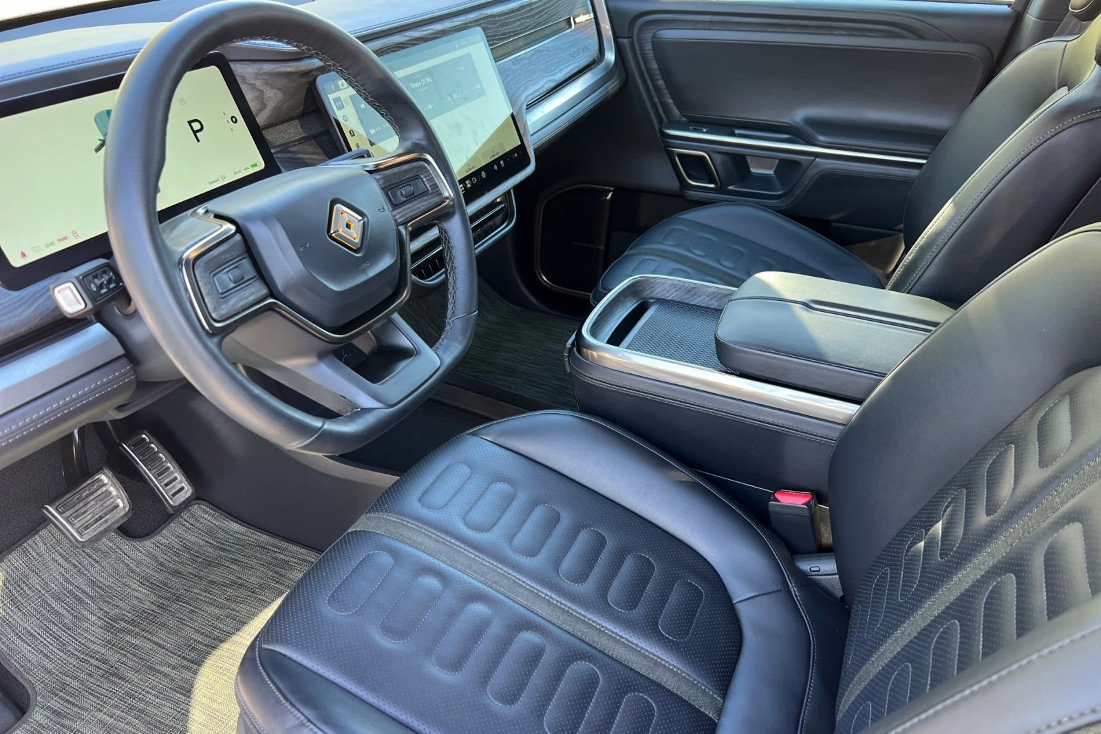 Used 2023 Rivian R1T Adventure image 11