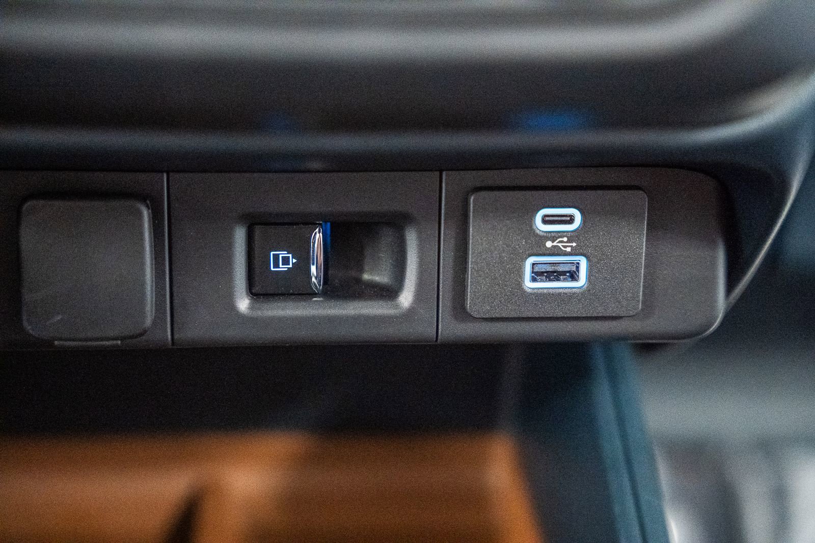 Certified 2024 Ford Maverick Lariat FWD image 30