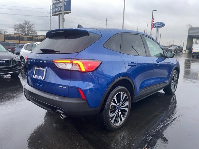Certified 2022 Ford Escape SE w/ SE Sport Appearance Package image 3