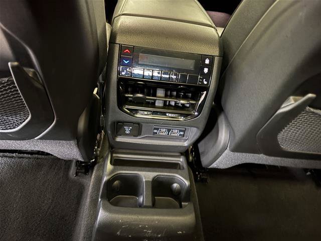 Used 2024 Jeep Grand Cherokee L Limited AWD/4WD image 29