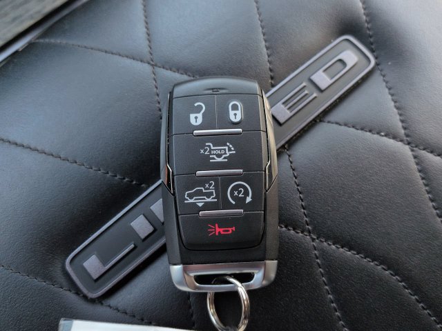 Used 2025 RAM 1500 Limited AWD/4WD image 32