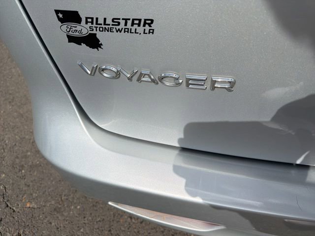 Used 2022 Chrysler Voyager LX FWD image 10