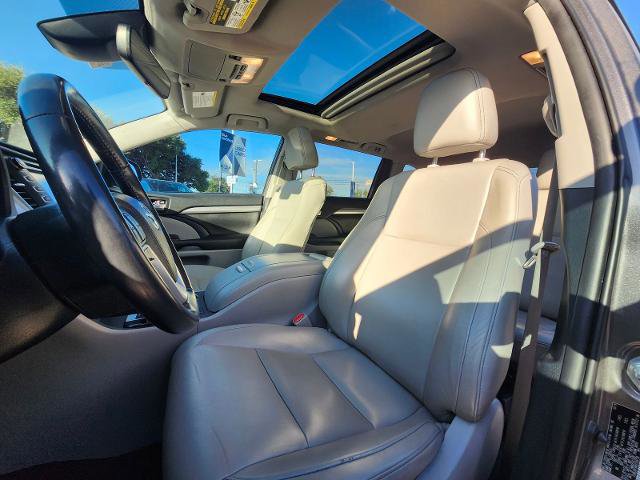 Used 2019 Toyota Highlander XLE image 10