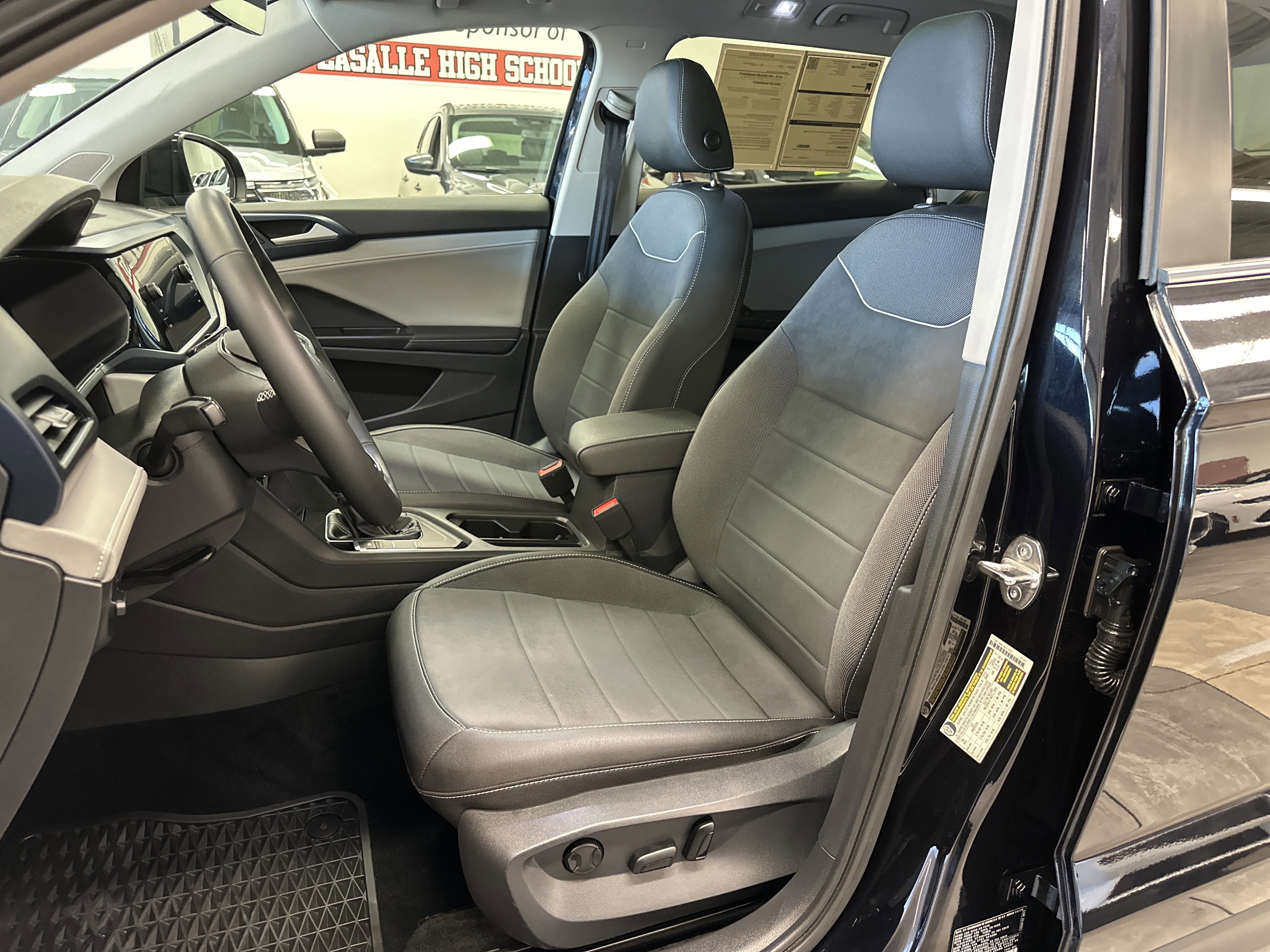 Used 2024 Volkswagen Taos SE image 14