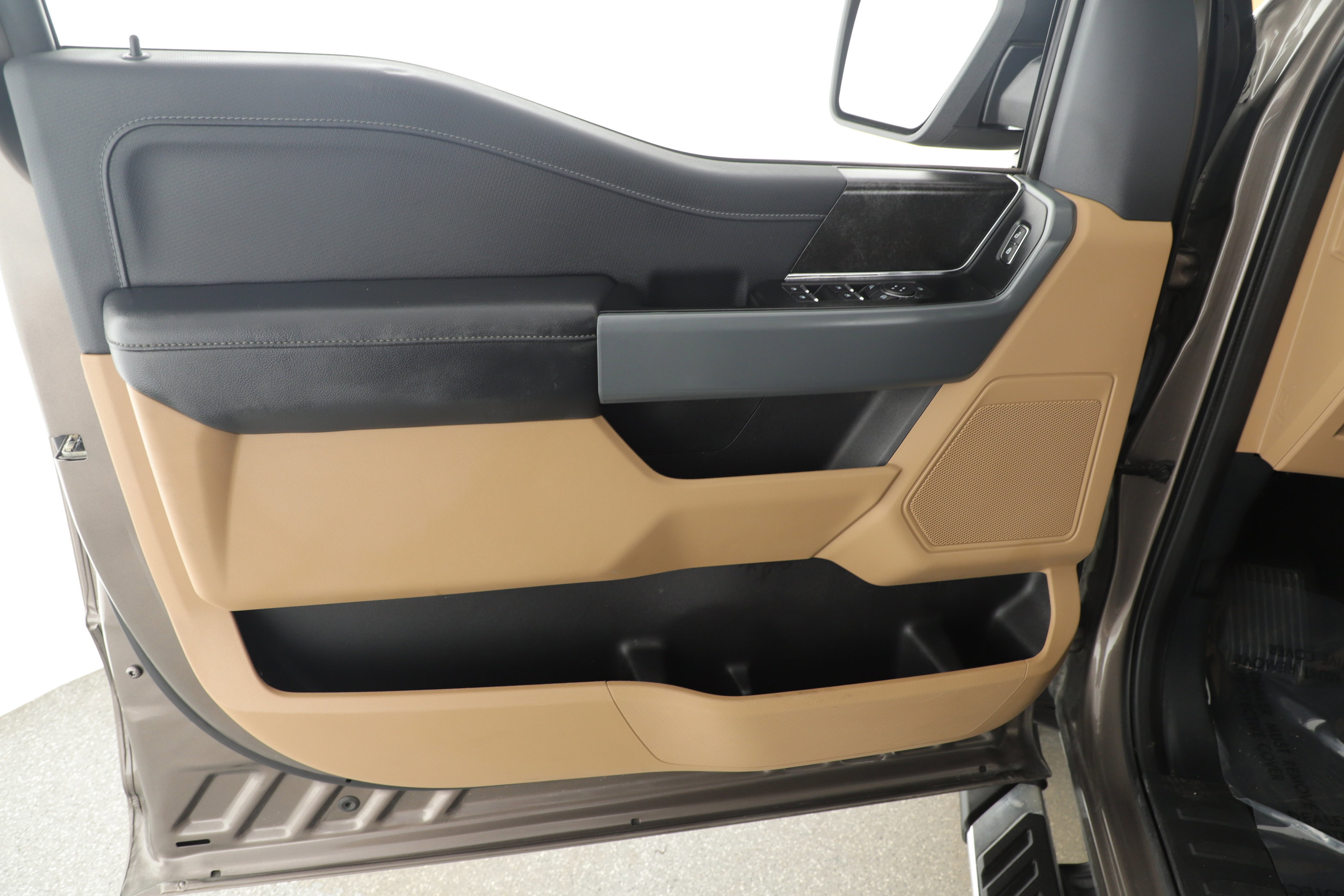 Certified 2022 Ford F150 XLT w/ Equipment Group 302A High image 9