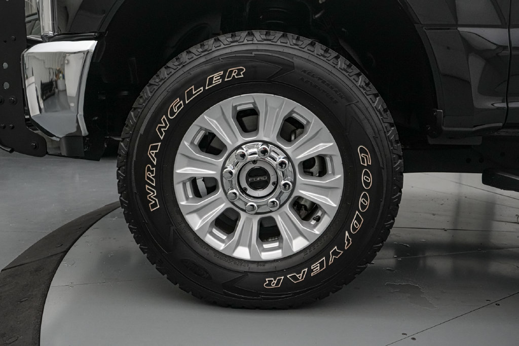 Certified 2022 Ford F350 XLT w/ XLT Value Package AWD/4WD image 11