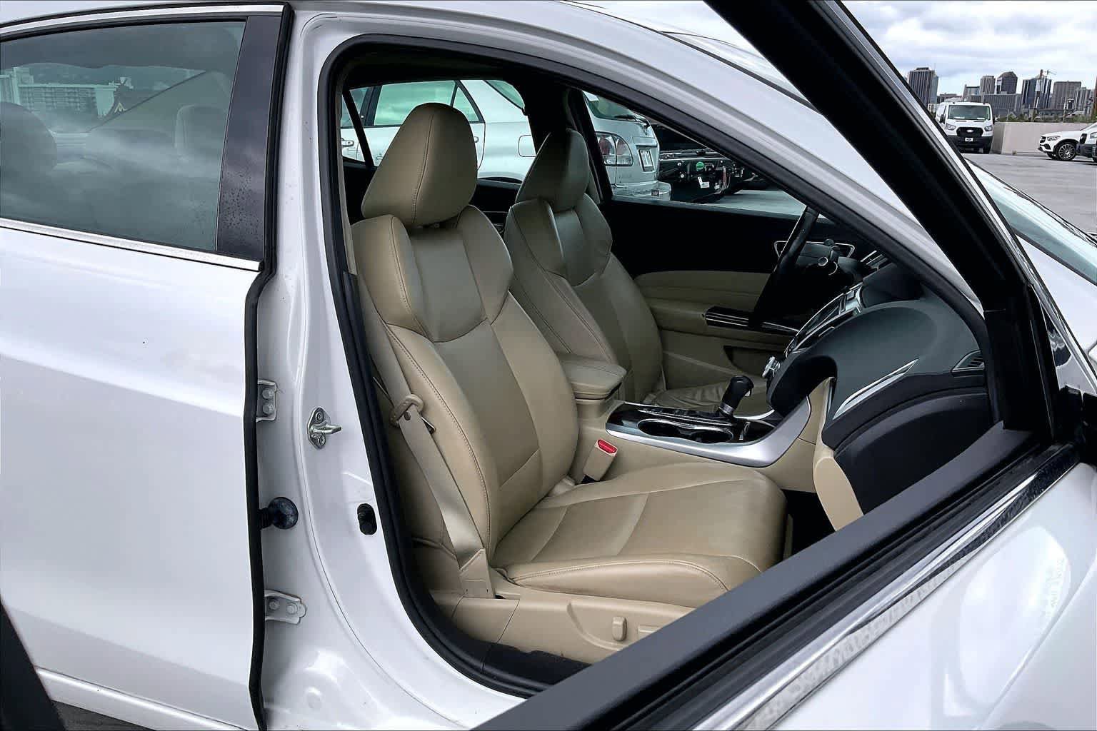 Used 2019 Acura TLX w/ Technology Package FWD image 13