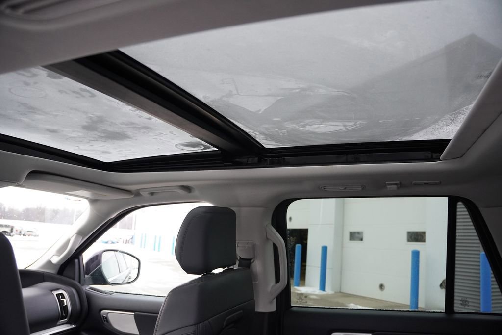 Certified 2025 Ford Expedition Active image 21