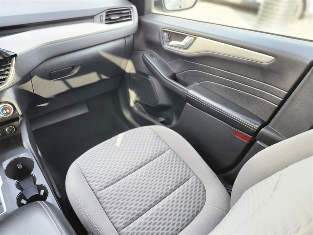 Certified 2021 Ford Escape SE w/ SE Sport Appearance Package image 15