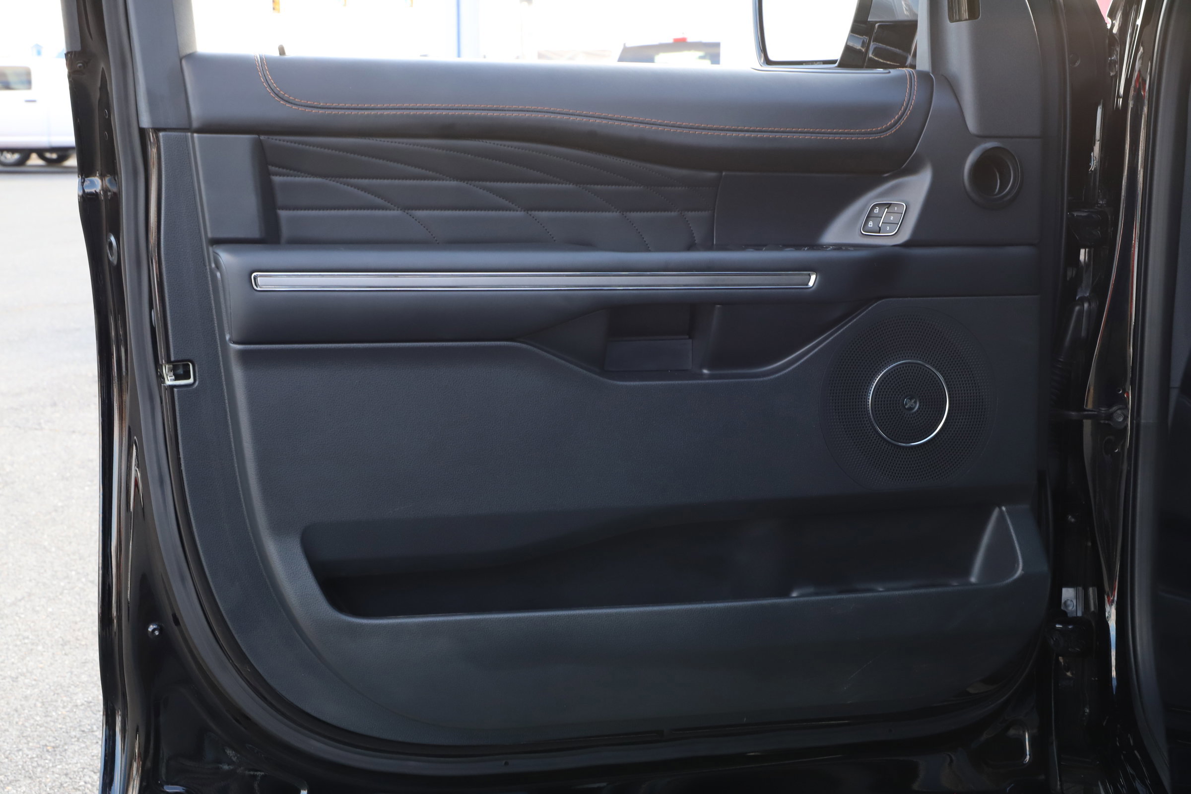 Certified 2023 Ford Expedition Platinum image 17