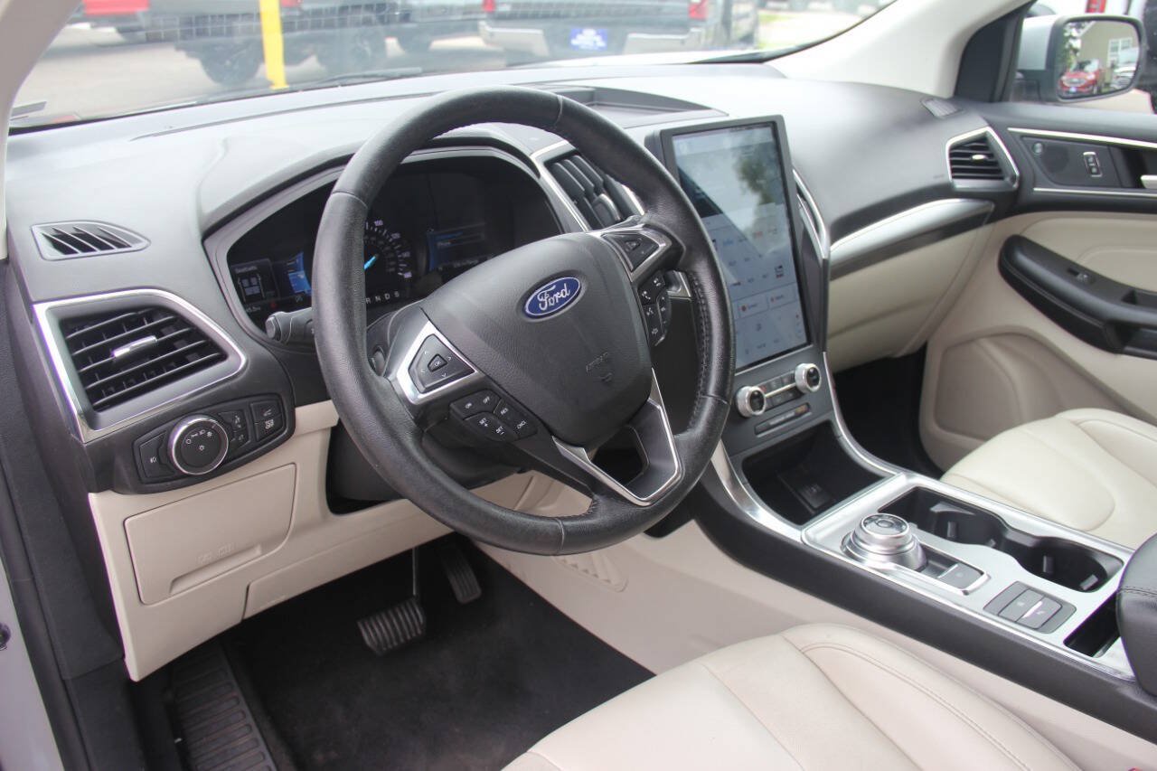 Certified 2022 Ford Edge Titanium AWD/4WD image 23