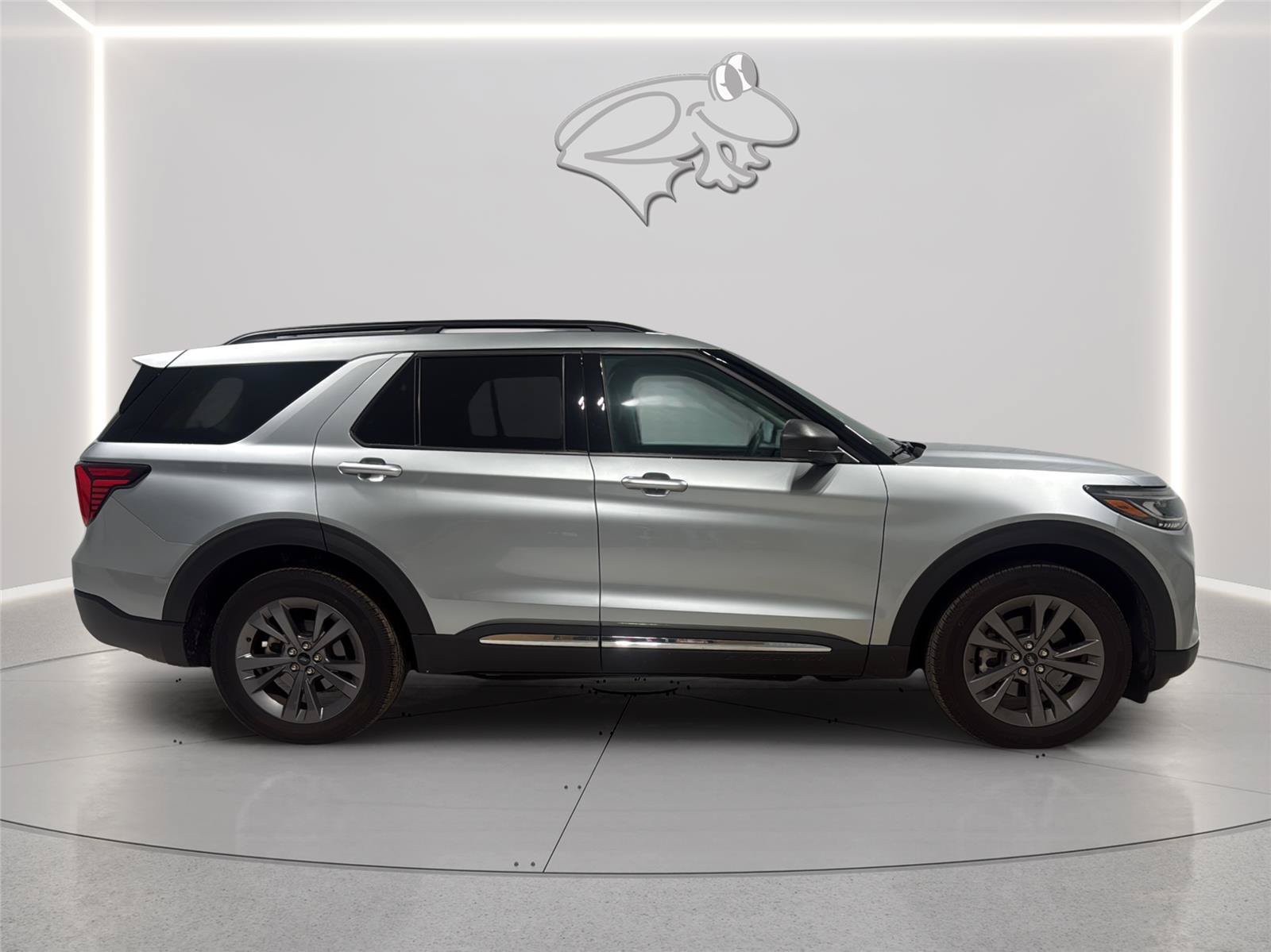 Certified 2025 Ford Explorer Active w/ Active Comfort Package AWD/4WD image 6