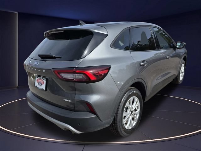 Certified 2025 Ford Escape Active w/ Tech Pack #1 AWD/4WD image 3