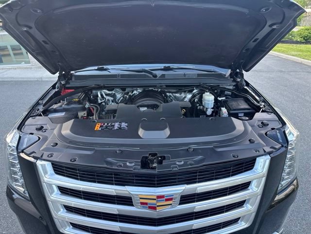 Used 2018 Cadillac Escalade Luxury AWD/4WD image 21