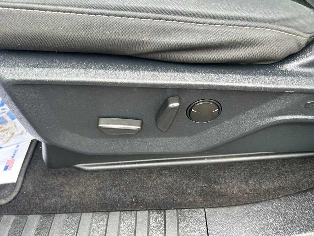 Certified 2022 Ford F150 XLT w/ Equipment Group 302A High image 18