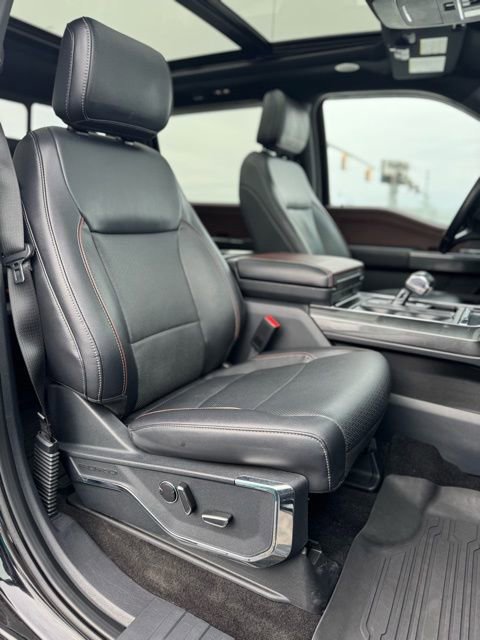 Certified 2022 Ford F150 Lariat w/ Equipment Group 502A High image 27