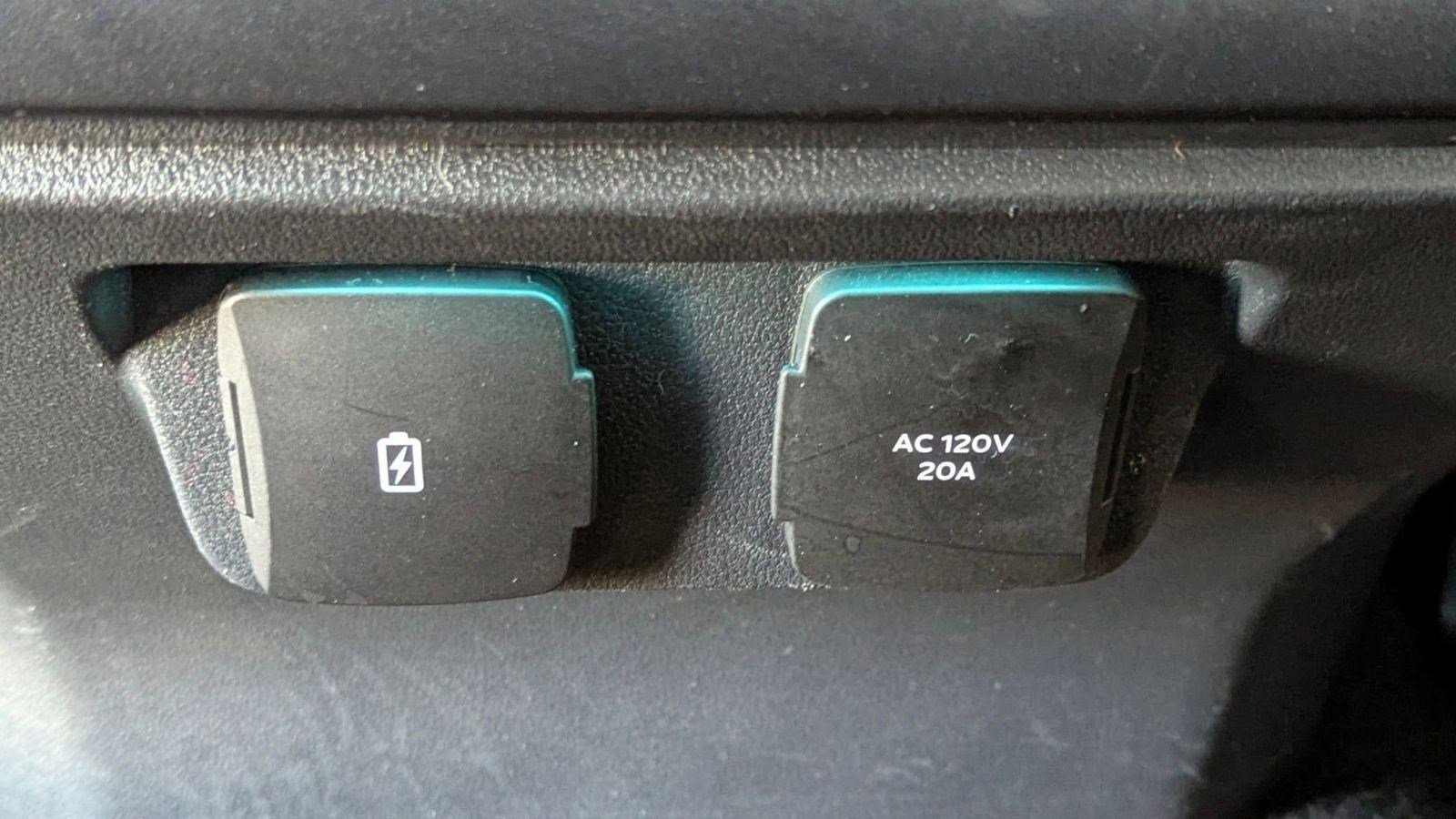 Certified 2023 Ford F150 XLT w/ Equipment Group 302A High image 24