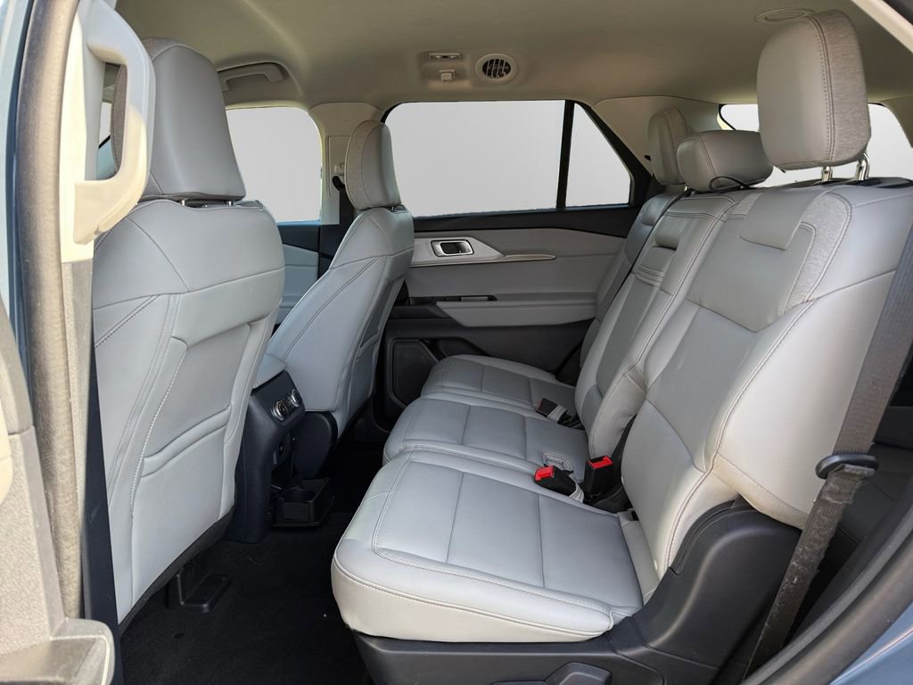 Certified 2025 Ford Explorer Active w/ Active Comfort Package image 13