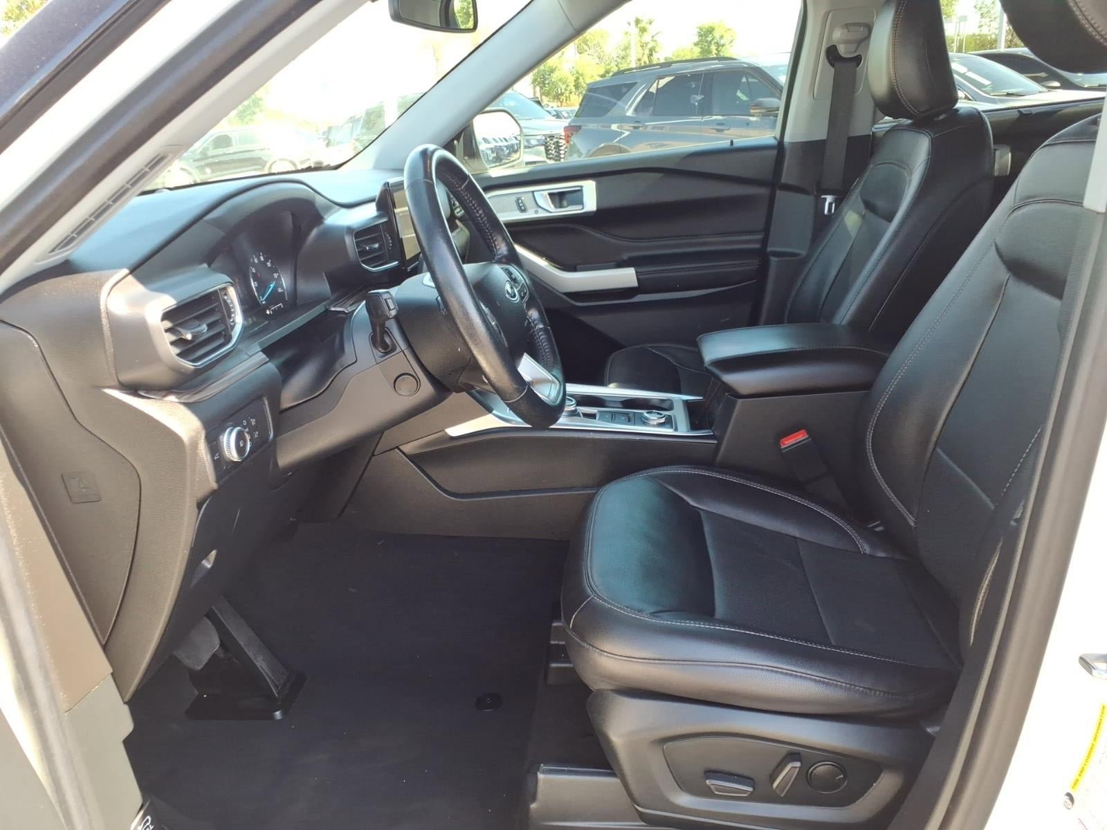 Certified 2022 Ford Explorer Limited w/ Equipment Group 301A AWD/4WD image 24