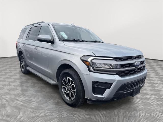 Certified 2024 Ford Expedition XLT image 3