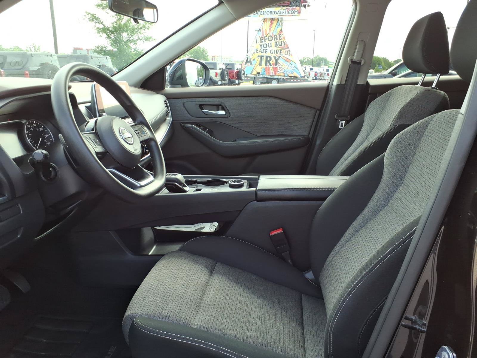 Used 2022 Nissan Rogue SV AWD/4WD image 10