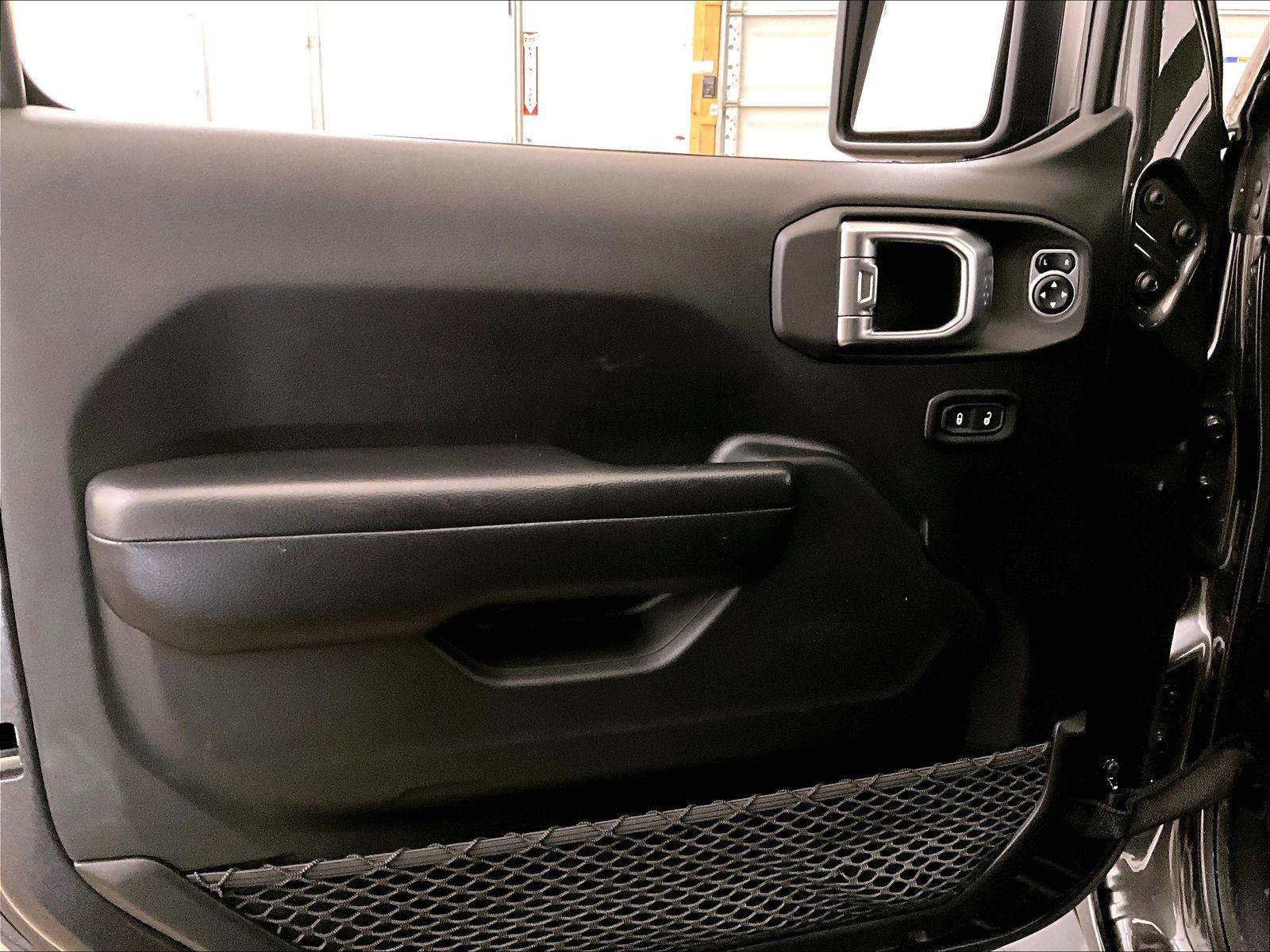 Used 2018 Jeep Wrangler Sport AWD/4WD image 22