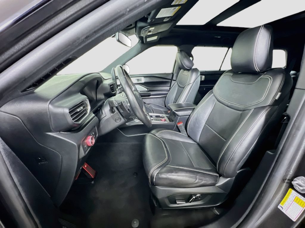 Certified 2020 Ford Explorer ST w/ Premium Technology Package AWD/4WD image 11
