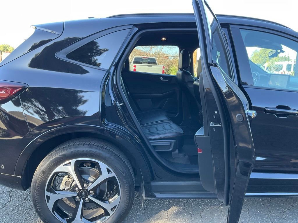Certified 2024 Ford Escape ST-Line Elite w/ Premium Technology Package image 57