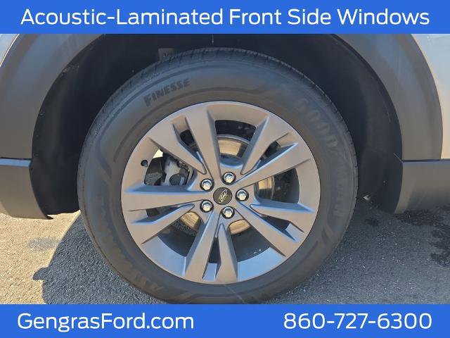 Certified 2022 Ford Explorer XLT w/ Equipment Group 202A AWD/4WD image 12