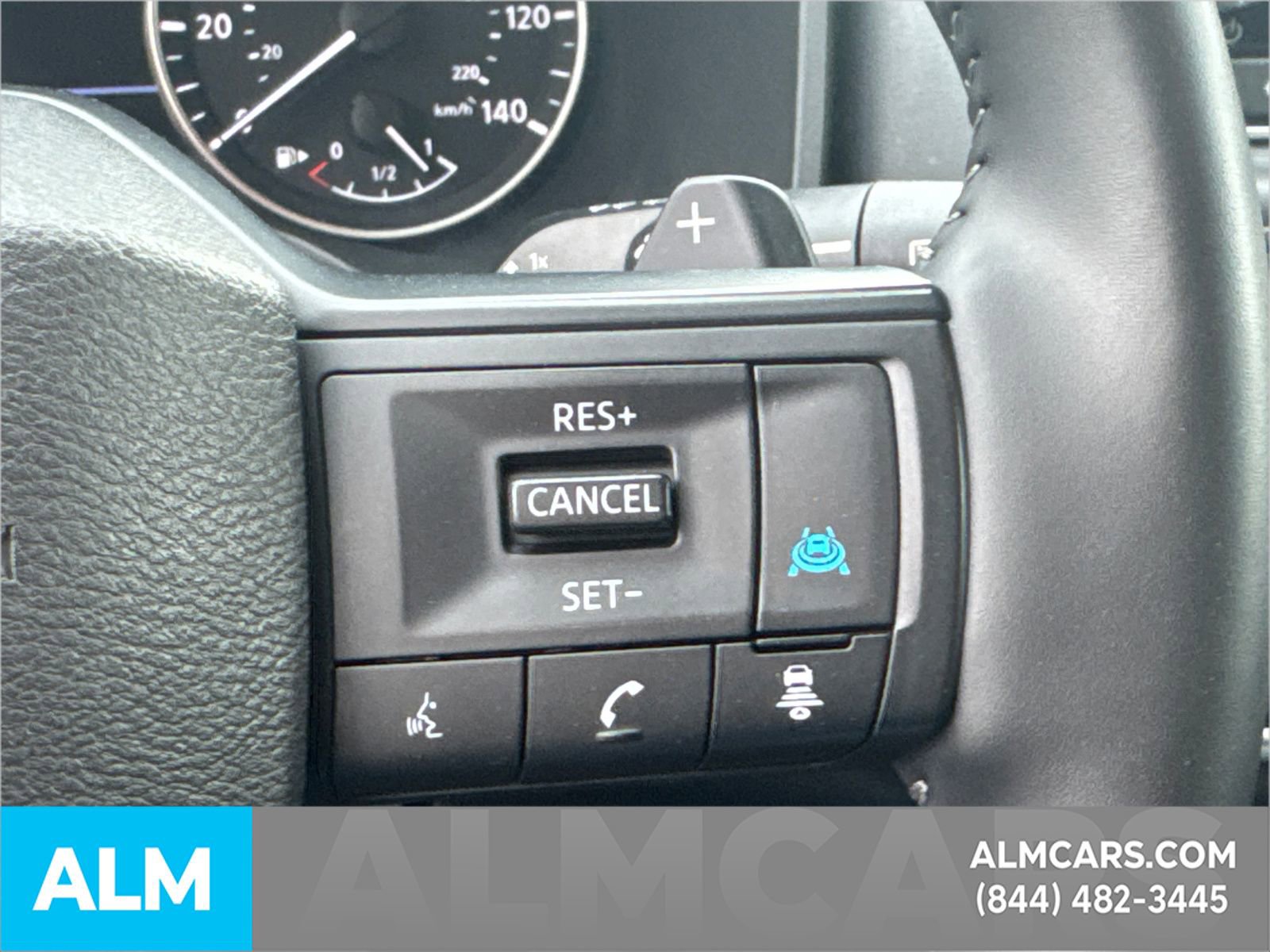 Used 2025 Nissan Rogue SV FWD image 31