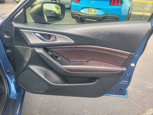 Used 2018 MAZDA MAZDA3 Touring FWD image 20