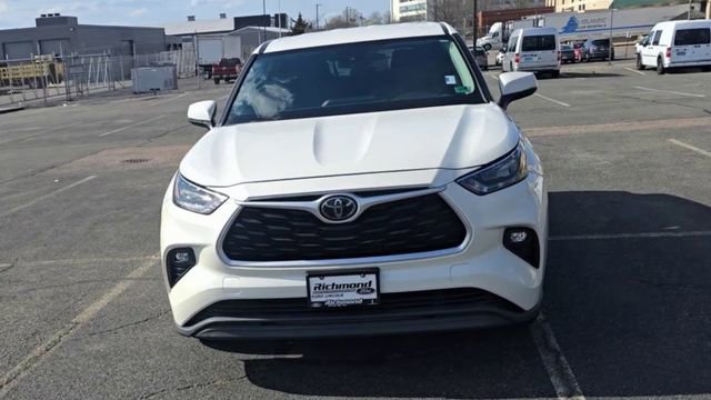 Used 2020 Toyota Highlander LE image 9