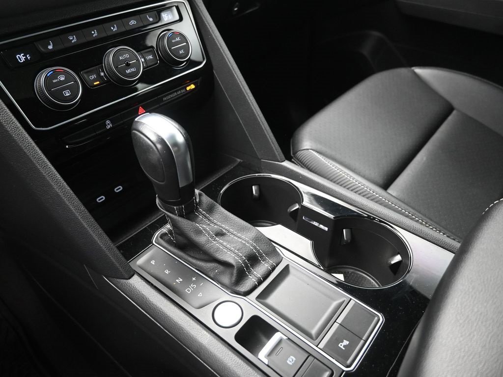 Used 2021 Volkswagen Atlas Cross Sport SEL R-Line image 31