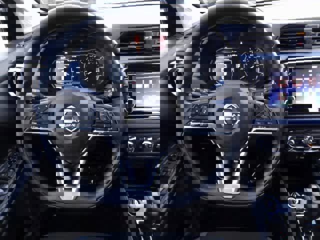 Used 2023 Nissan Versa SV image 11