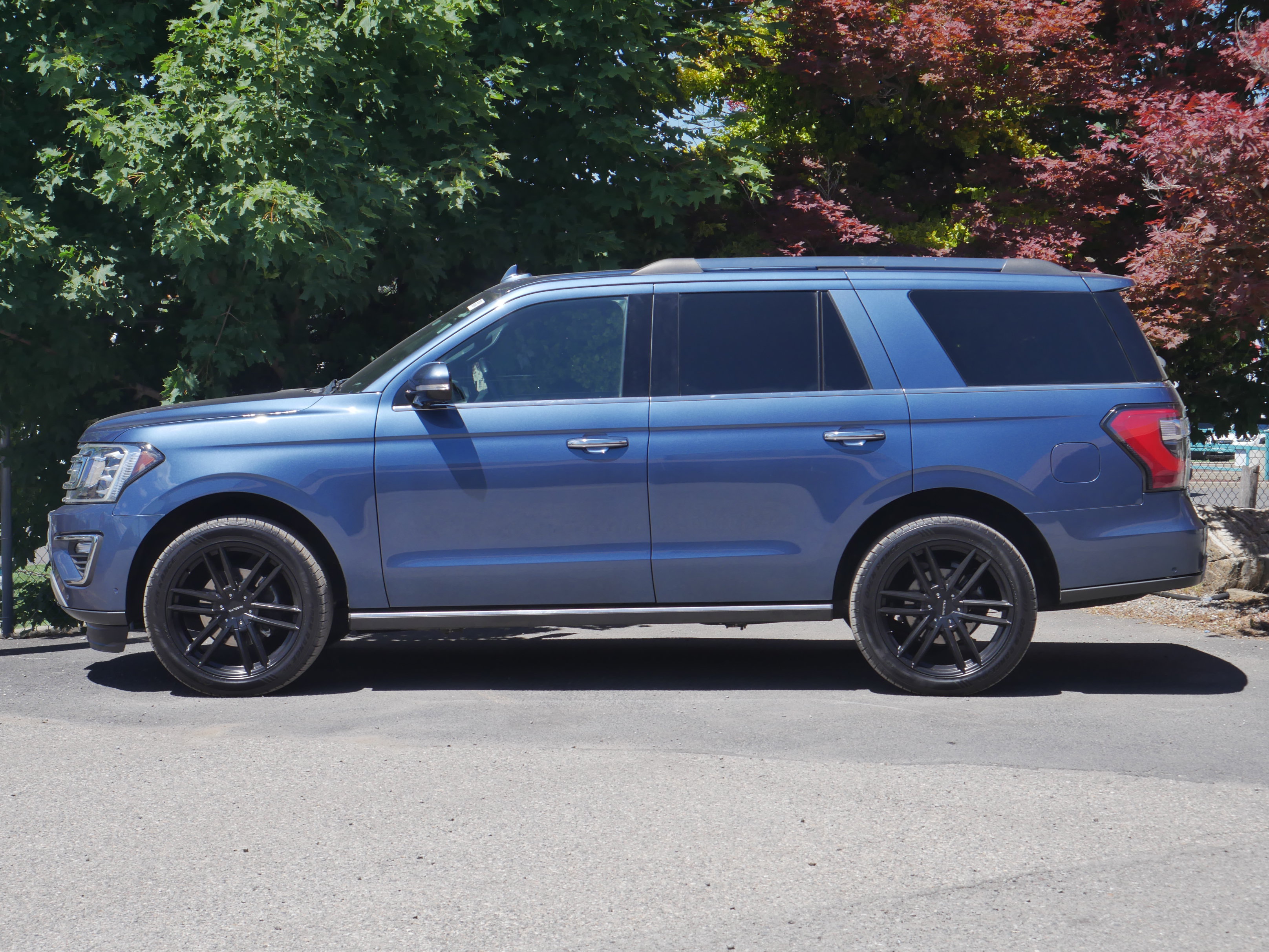 Certified 2019 Ford Expedition Limited w/ Equipment Group 302A AWD/4WD image 18