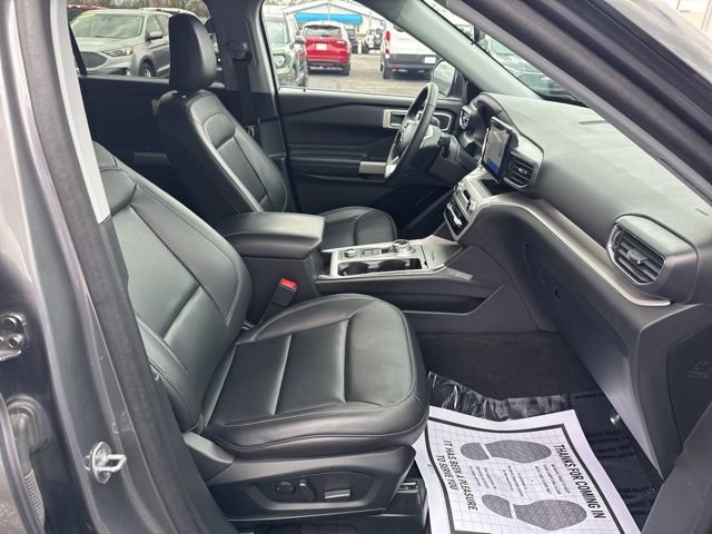 Certified 2024 Ford Explorer XLT w/ Equipment Group 202A AWD/4WD image 36