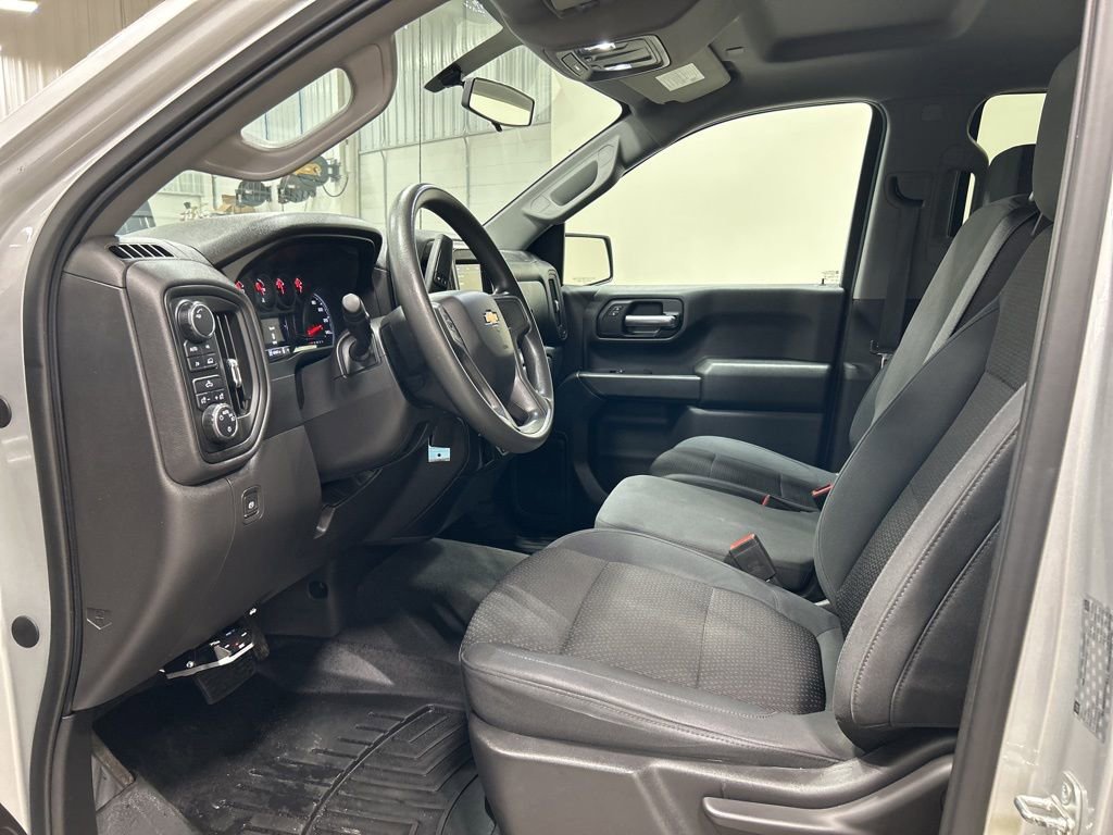 Used 2019 Chevrolet Silverado 1500 Custom w/ Trailering Package image 10