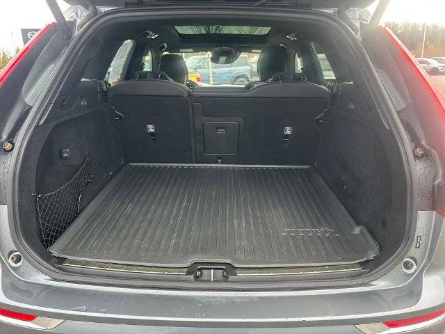 Used 2020 Volvo XC60 T5 Inscription w/ Protection Package image 34