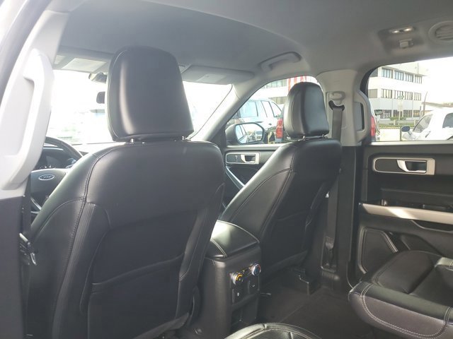 Certified 2021 Ford Explorer XLT w/ Equipment Group 202A image 7