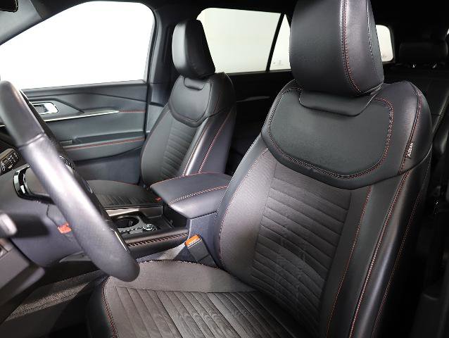 Certified 2025 Ford Explorer ST-Line w/ ST-Line Street Pack AWD/4WD image 8