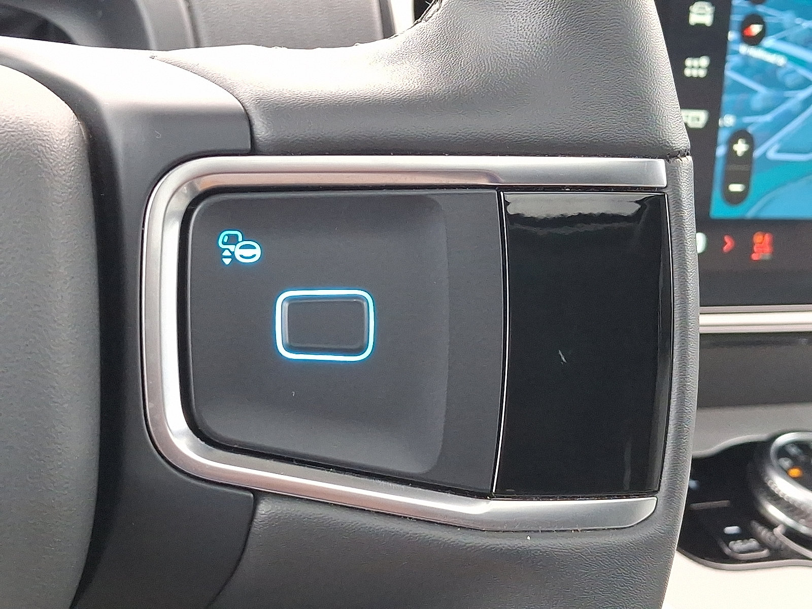 Certified 2025 Ford Expedition Active AWD/4WD image 23
