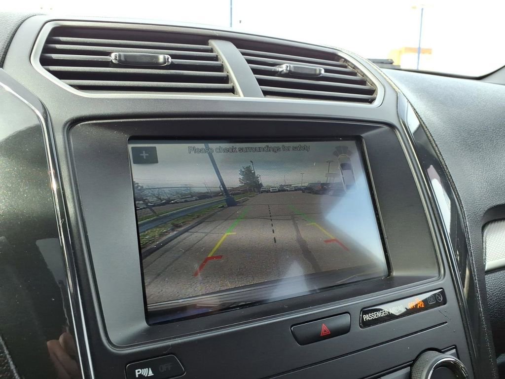 Certified 2019 Ford Explorer XLT w/ Equipment Group 202A image 23