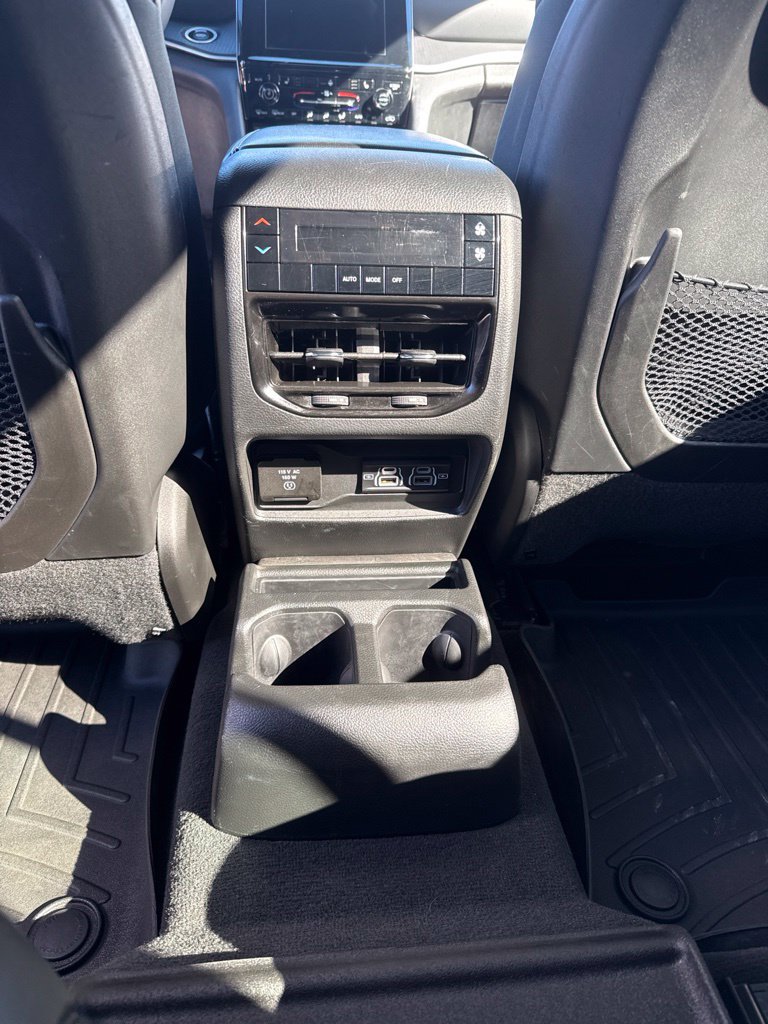 Used 2023 Jeep Grand Cherokee L Laredo AWD/4WD image 11