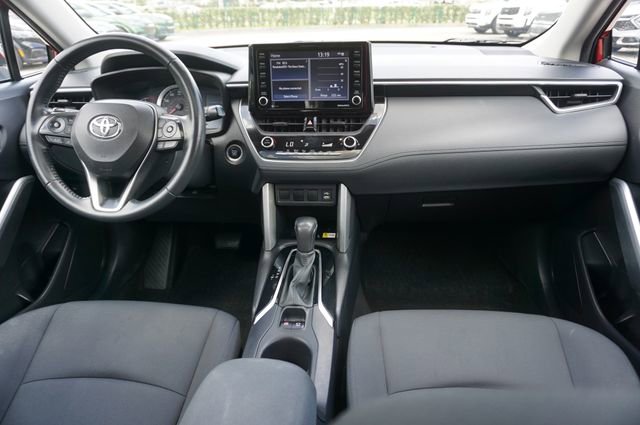 Used 2022 Toyota Corolla Cross LE w/ Moonroof Package FWD image 6