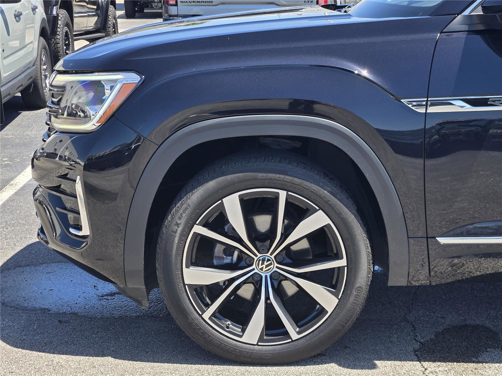 Used 2024 Volkswagen Atlas SEL Premium R-Line AWD/4WD image 9