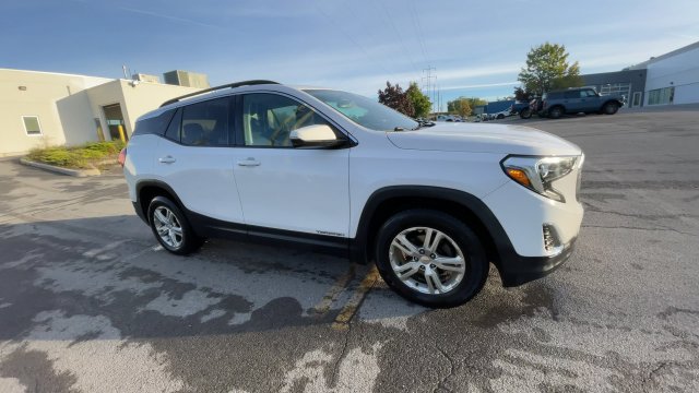 Used 2019 GMC Terrain SLE w/ Driver Convenience Package AWD/4WD image 2