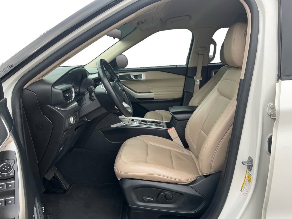 Certified 2022 Ford Explorer XLT w/ Equipment Group 202A RWD image 14