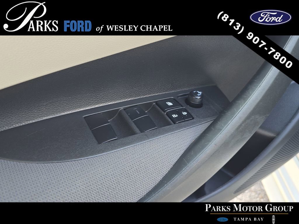 Used 2022 Toyota Corolla LE FWD image 17